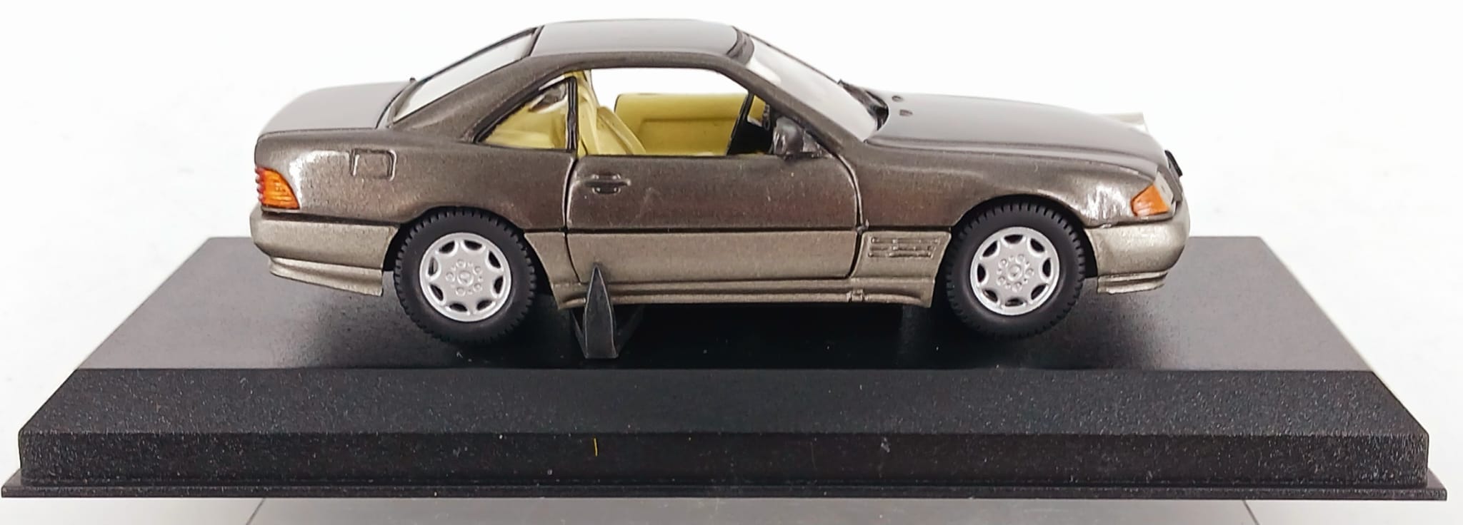 Mercedes-Benz 320 SL Coupe 1/43
