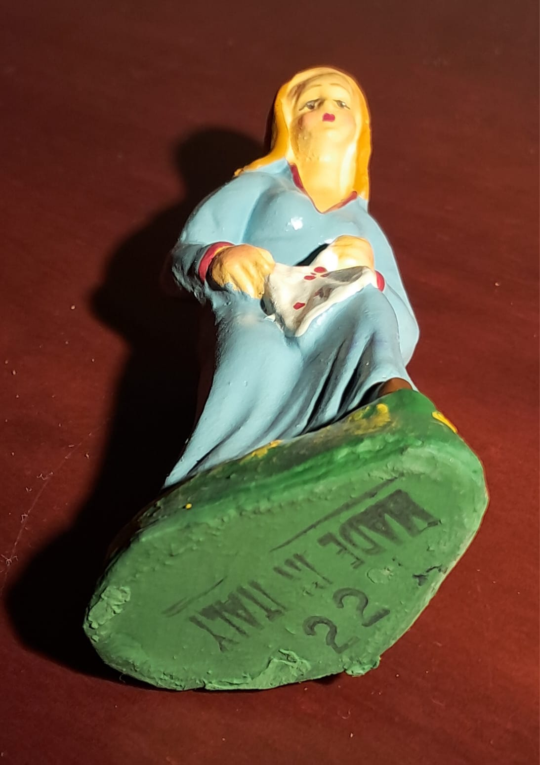 Lavandaia statuina in gesso 10cm