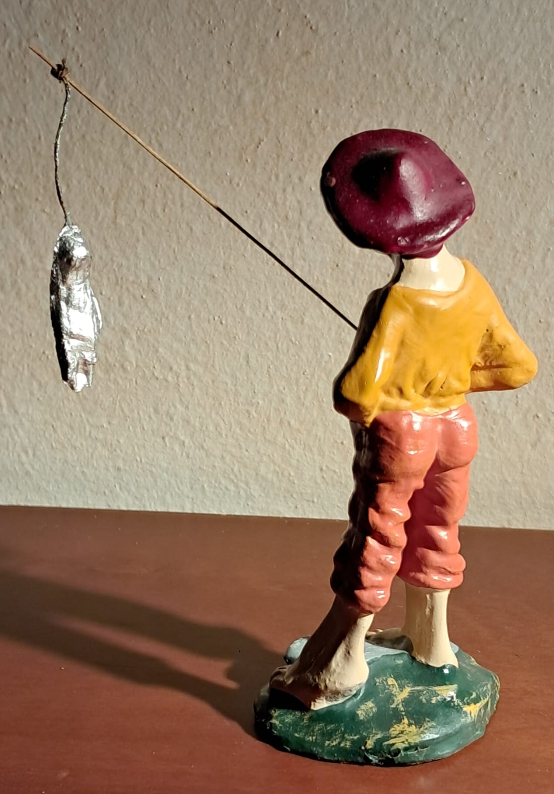 Pescatore statuina in gesso 10cm
