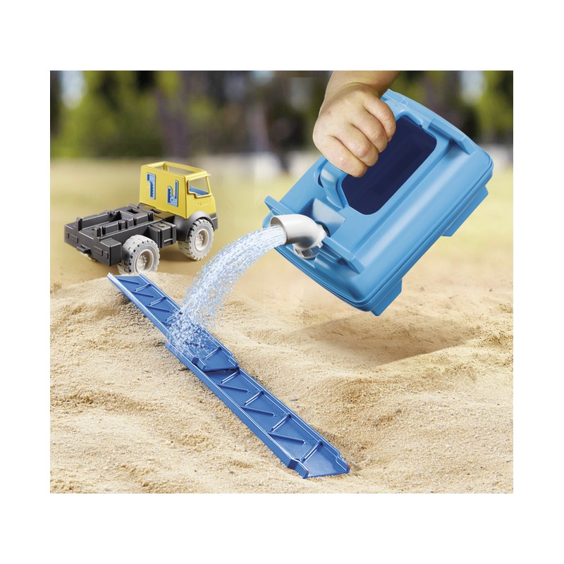 Camion con cisterna per acqua 