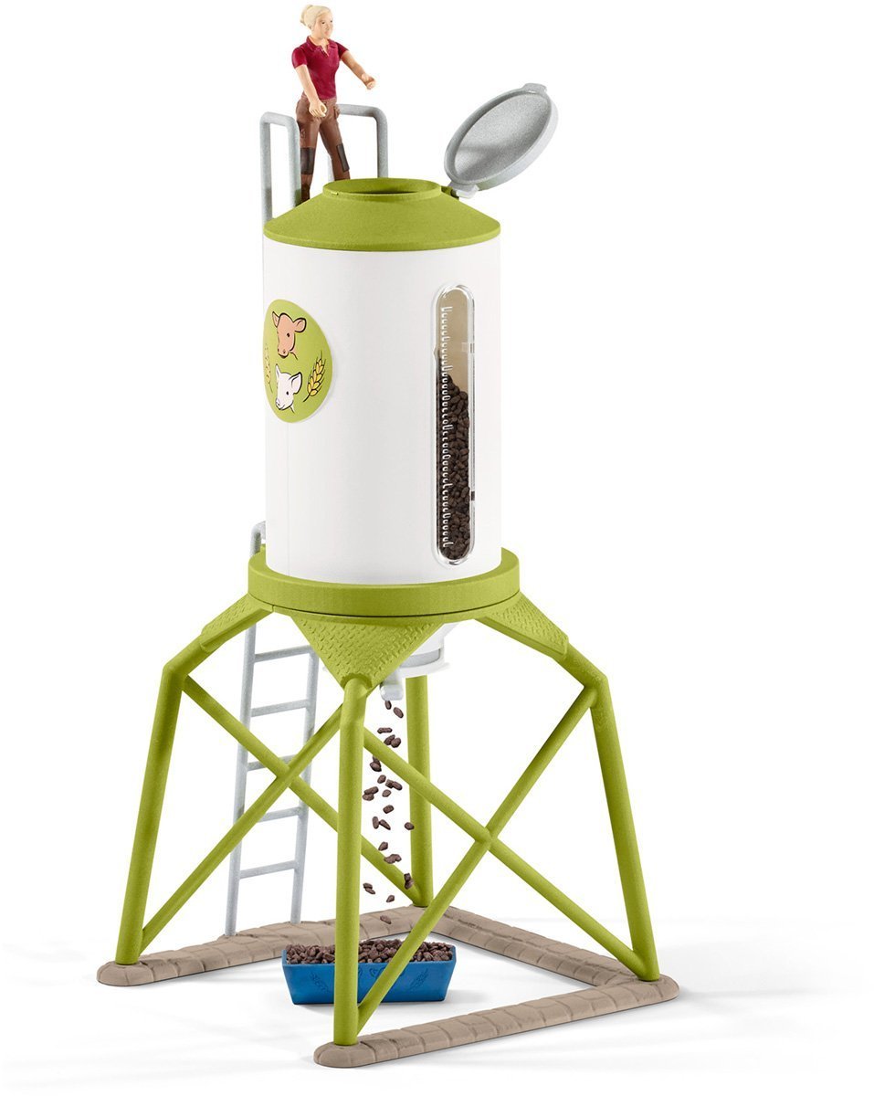 Silos con mangime e suini