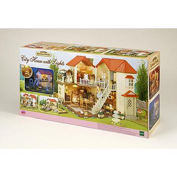 casa grande con luci